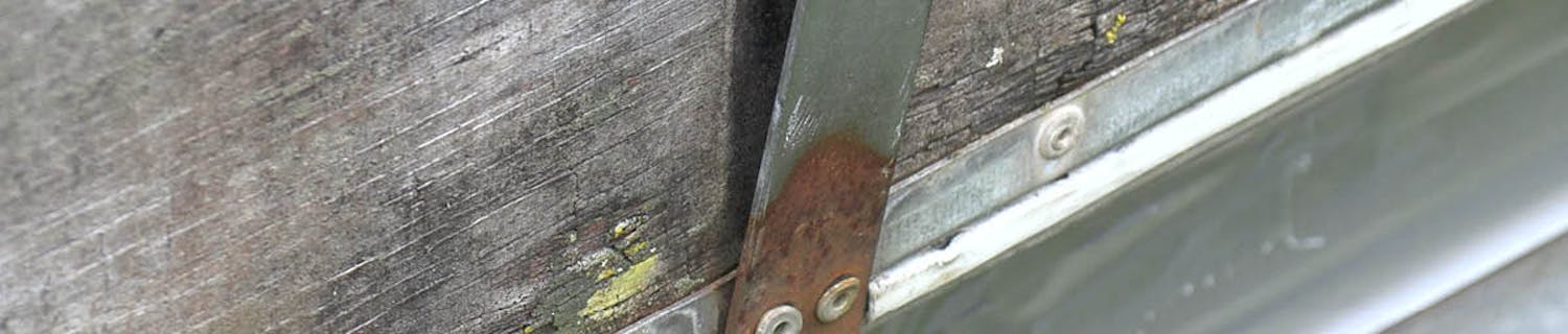 Löystyneet peräkärryn saranat Löystyneet peräkärryn saranat